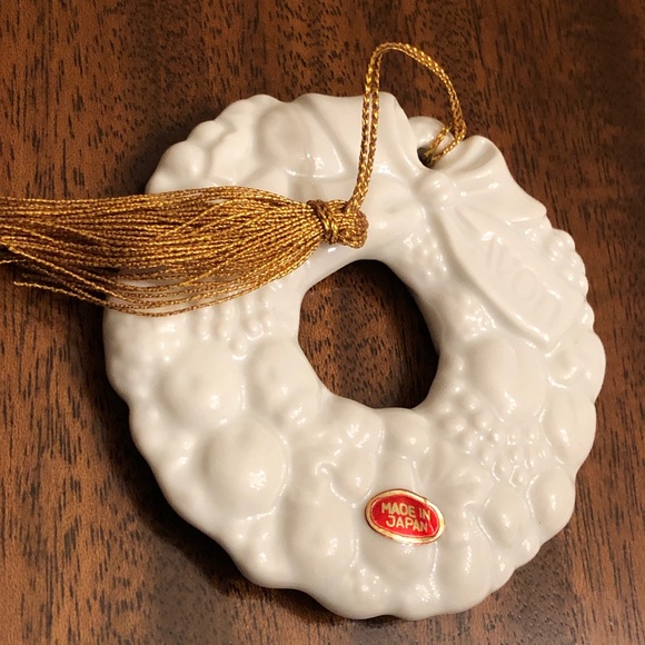 Avon 1980 Christmas Remembrance Wreath Ornament 14K - Picture 7 of 14